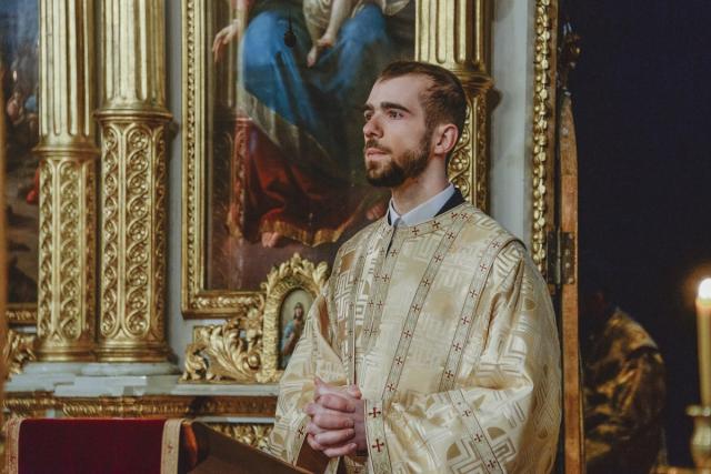 Hramul Facultății de Teologie din Iași, în prezența a trei ierarhi. Unui părinte profesor emerit i-a fost acordată distincția „Crucea Patriarhală”