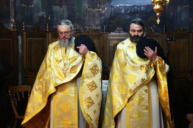 IPS Părinte Mitropolit Teofan în Duminica vindecării leproșilor: „Recunoștința față de Dumnezeu se arată prin participarea noastră la Dumnezeiasca Liturghie”