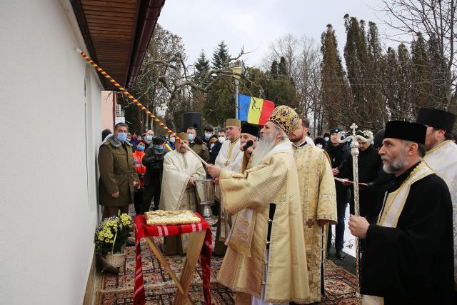 Paraclisul Centrului de asistență medico-socială din Bivolari, renovat de Batalionul 151 Infanterie, a fost târnosit duminică