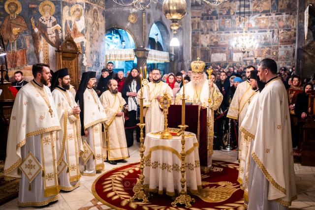 Sfânta Liturghie în noaptea dintre ani la Catedrala Arhiepiscopală din Suceava