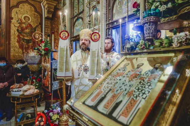PS Nichifor Botoșăneanul, la hramul Mănăstirii „Sf. Trei Ierarhi”: „Viața sfinților ierarhi ne este pusă înainte ca semn de însuflețire”