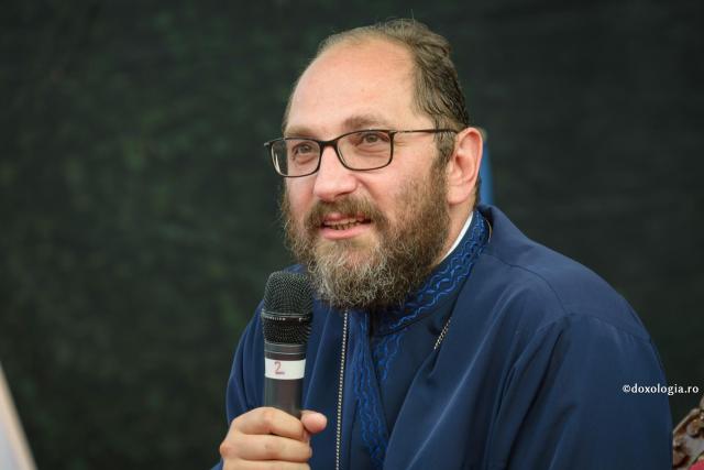 (Video) Pr. Constantin Necula: „Dumnezeu ne unește în jurul iubirii ca să ne vindece de ură”
