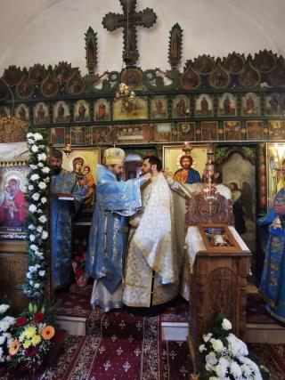 Slujbe arhierești în județul Botoșani: PS Nichifor Botoșăneanul a hirotonit un preot și a slujit la Mănăstirea Gorovei