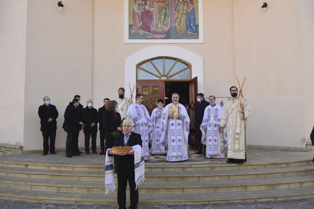 PS Părinte Nichifor Botoșăneanul, la Parohia „Sfântul Apostol Toma” din Iași: „În Biserică venim ca să ieșim mai îndreptați”