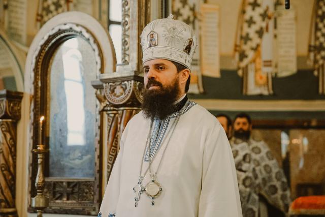 (Video) „Mila lui Dumnezeu și pâinea câinilor” – PS Benedict
