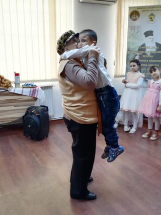 „Cântec și poezie pentru bunica” - punți intergeneraționale