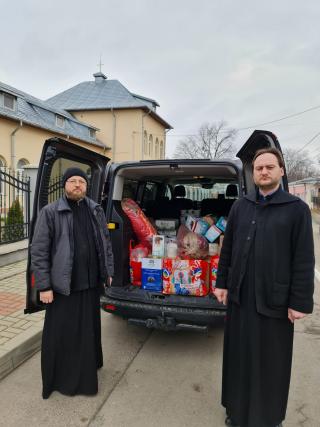 Preoții și comunitățile parohiale din Botoșani, în spijinul refugiaților din Ucraina