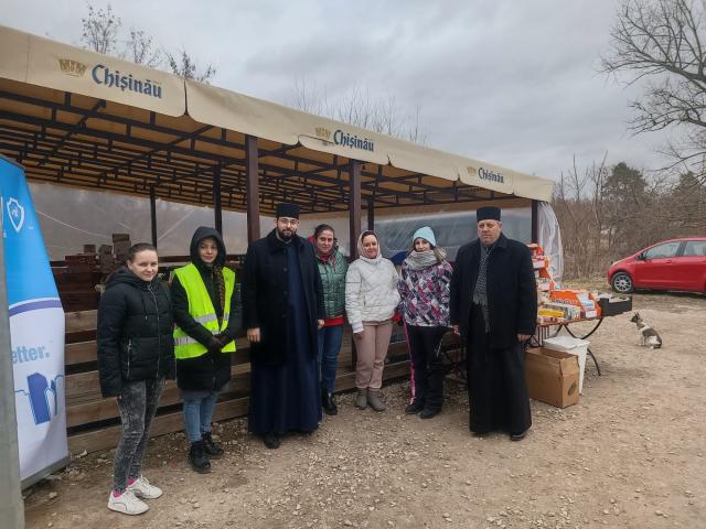 Cazare, masă caldă și sprijin duhovnicesc pentru sute de refugiați care trec zilnic prin vama Sculeni