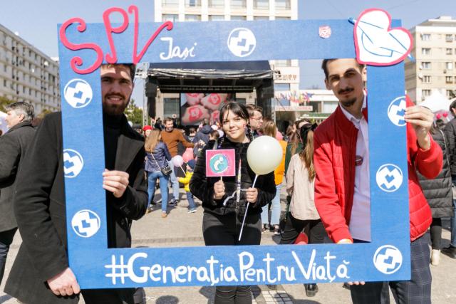 „Marșul pentru viață”, organizat în cinci municipii din Arhiepiscopia Iașilor. Solidaritate și pentru susținerea mamelor și copiilor refugiați din Ucraina