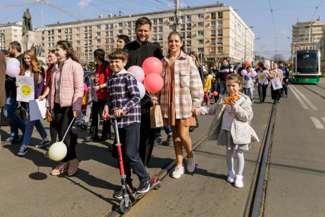 „Marșul pentru viață”, organizat în cinci municipii din Arhiepiscopia Iașilor. Solidaritate și pentru susținerea mamelor și copiilor refugiați din Ucraina