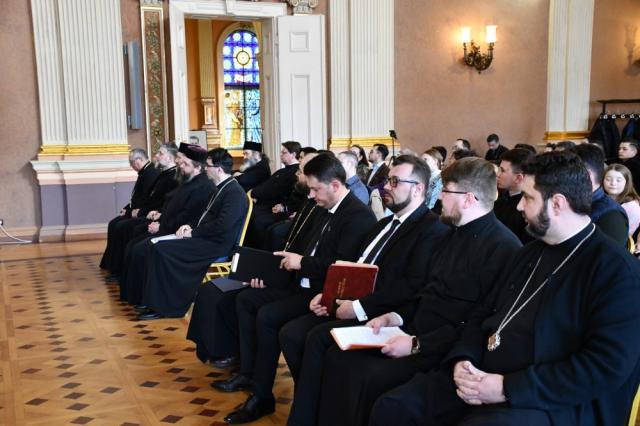 Ierarhii arădeni au fost prezenți la conferința profesorilor de religie ortodoxă, organizată în județul Arad