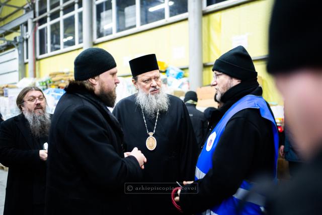 Un nou convoi umanitar din Arhiepiscopia Sucevei și Rădăuților a ajuns la Cernăuți