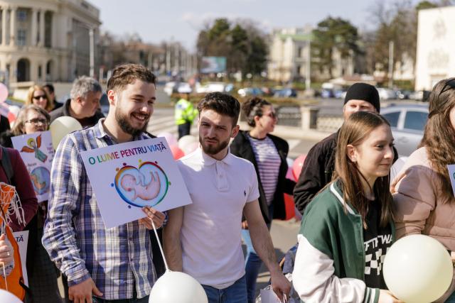 „Marșul pentru viață”, organizat în cinci municipii din Arhiepiscopia Iașilor. Solidaritate și pentru susținerea mamelor și copiilor refugiați din Ucraina