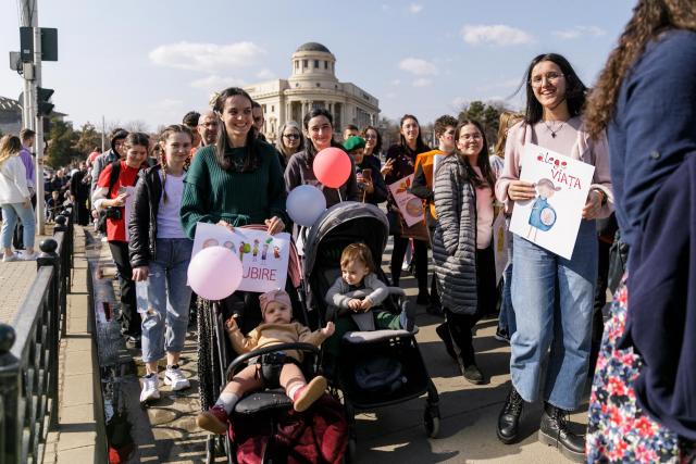 „Marșul pentru viață”, organizat în cinci municipii din Arhiepiscopia Iașilor. Solidaritate și pentru susținerea mamelor și copiilor refugiați din Ucraina