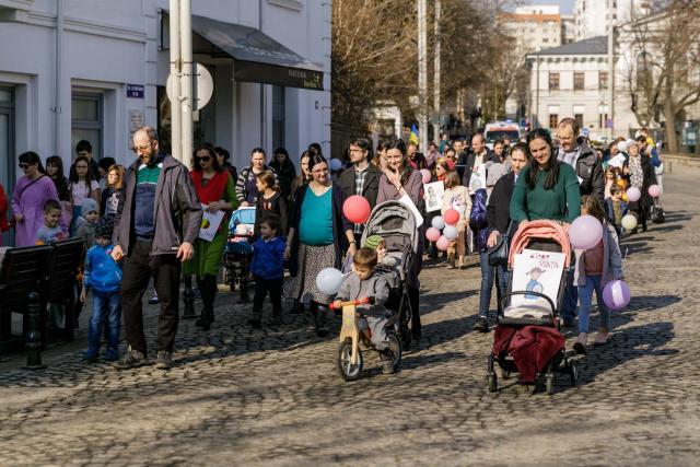 „Marșul pentru viață”, organizat în cinci municipii din Arhiepiscopia Iașilor. Solidaritate și pentru susținerea mamelor și copiilor refugiați din Ucraina