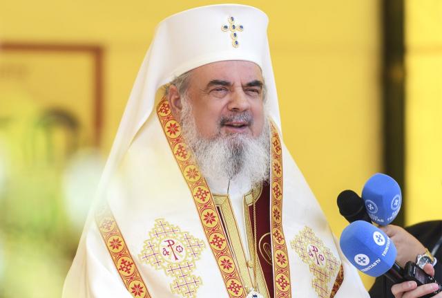 Părintele Patriarh Daniel: „În lucrarea jertfelnică a lui Hristos este tainic ascunsă slava Învierii”