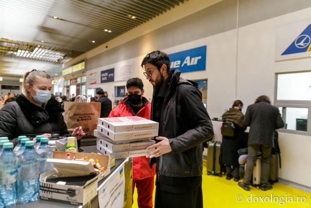 220 de porții de mâncare pentru refugiații ucraineni de la Aeroportul Internațional Iași