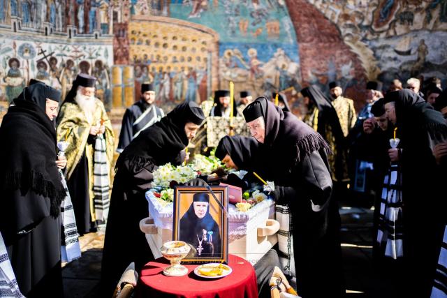 Stavrofora Irina Pântescu a fost înmormântată la Mănăstirea Voroneț