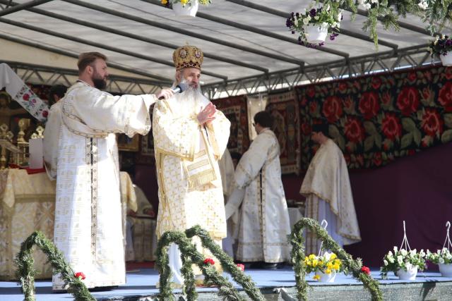 Duminica Sfintei Cruci, la Parohia Bârnova: 104 ani de recunoștință pentru cei care au semnat unirea Basarabiei cu România