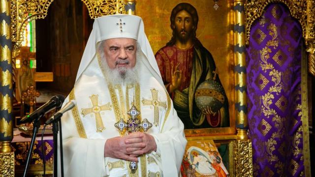 Patriarhul Daniel le explică noilor duhovnici ce înseamnă „ținerea păcatelor”: O amânare pentru o mai bună pregătire