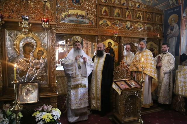 Părintele Mitropolit a slujit la Mănăstirea Sângeap-Basaraba: „Rugăciunea este iubire către Dumnezeu”