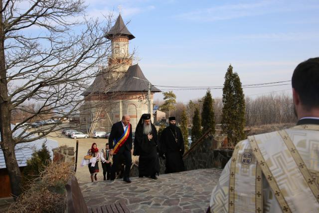 Părintele Mitropolit a slujit la Mănăstirea Sângeap-Basaraba: „Rugăciunea este iubire către Dumnezeu”