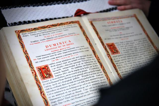 În Duminica dinaintea Postului Mare, IPS Teofan ne îndeamnă să fim mai aproape de familie și de Dumnezeu