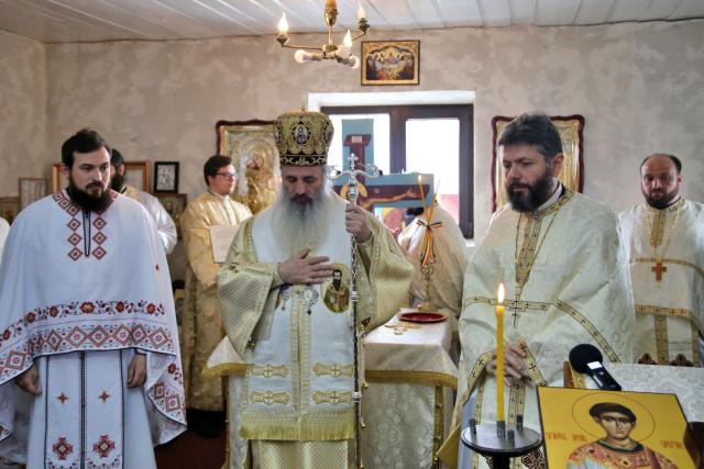(Video) Slujbă arhierească în Duminica dinaintea Postului Mare, la Parohia Frunziș