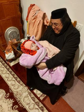 Mănăstirea Neamț, alături de cei care fug de război: adăpost și suport pentru refugiații ucraineni