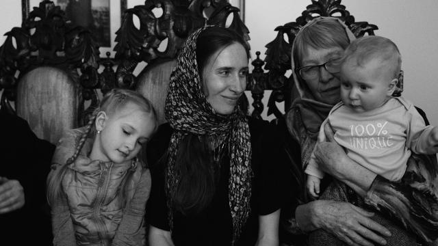 (Video) Ocxana Boichenko, o mamă din Kiev: „Copiii întreabă unde este tatăl lor și nu știm când îl vom vedea”