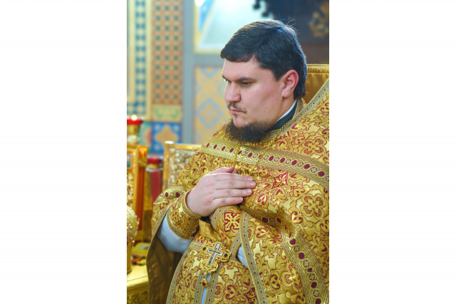 (Interviu) Liturghie în vreme de război – povestea Părintelui Dumitru Popescu, slujitor în Kiev