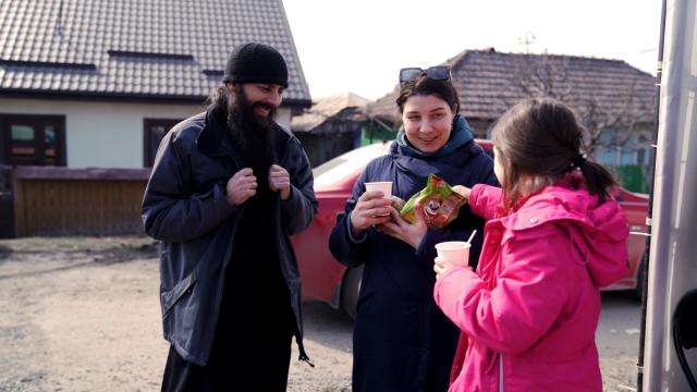 24 de ore din 24 – voluntari Pro Vita și preoți din Arhiepiscopia Iașilor, prezenți la vămile Sculeni, Stânca-Costești și Rădăuți-Prut