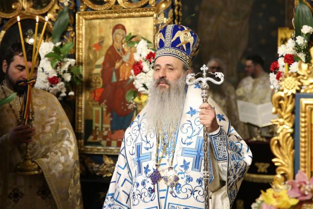 Bucuria Bunei Vestiri la Mănăstirea Durău: „Domnul S-a întrupat pentru ca omul să primească sălaș în inima Împărăției Cerurilor”