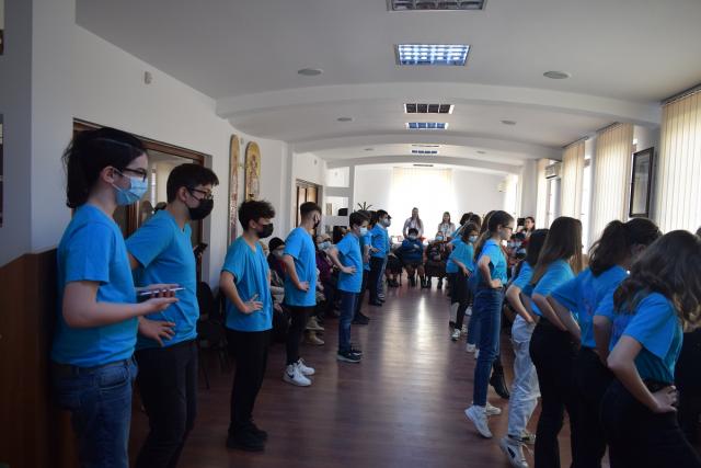 Proiect interinstituțional și intergenerațional: „Adoptă un bunic și împarte bucurie!”