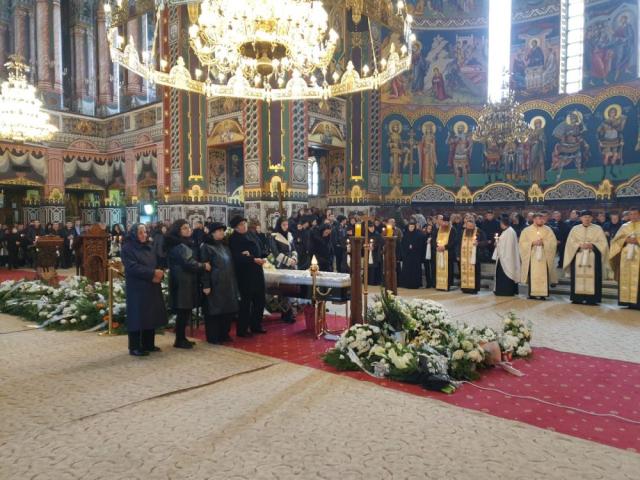 Ierarhii arădeni au săvârșit slujba înmormântării Părintelui Florin-Adrian Sirca