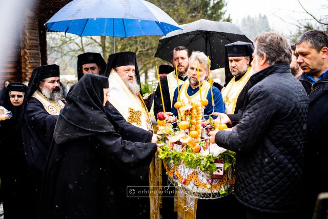Liturghie arhierească și Parastas pentru stavrofora Irina Pântescu – Mănăstirea Voroneț