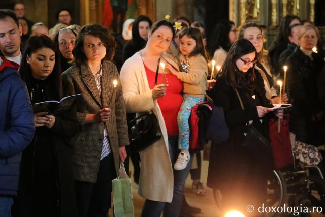 Denia Prohodului la Catedrala mitropolitană din Iași: „Aduceri aminte ale unor momente înfricoșătoare, sfinte și mari pentru istoria lumii”