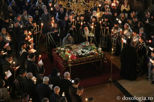 Denia Prohodului la Catedrala mitropolitană din Iași: „Aduceri aminte ale unor momente înfricoșătoare, sfinte și mari pentru istoria lumii”