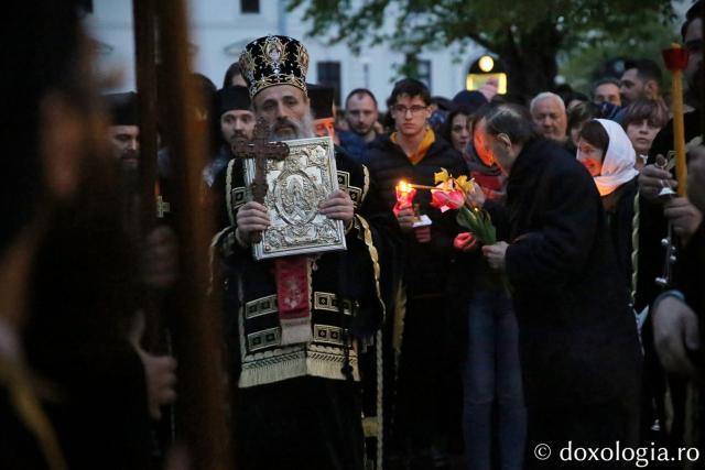 Denia Prohodului la Catedrala mitropolitană din Iași: „Aduceri aminte ale unor momente înfricoșătoare, sfinte și mari pentru istoria lumii”
