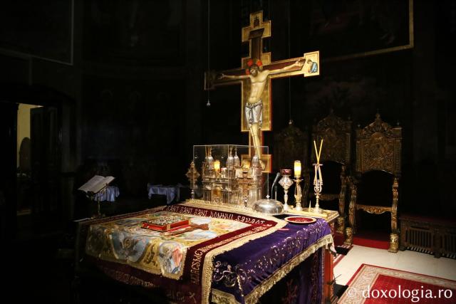 Denia Prohodului la Catedrala mitropolitană din Iași: „Aduceri aminte ale unor momente înfricoșătoare, sfinte și mari pentru istoria lumii”