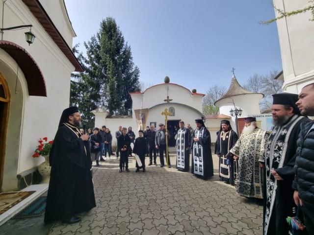 Procesiunea „Drumul Crucii” a avut loc și în acest an la Mănăstirea Hodoș-Bodrog