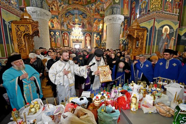 Taina Sfântului Maslu, în Duminica Floriilor, la Mănăstirea Hadâmbu