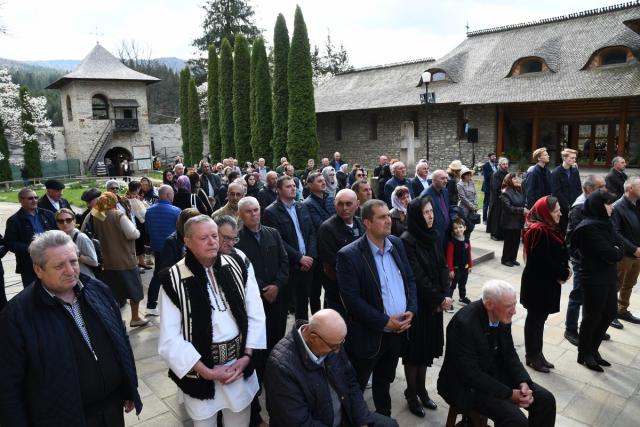 Hramul Mănăstirii Voroneț, serbat prin Liturghie arhierească