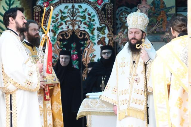Hramul Mănăstirii Voroneț, serbat prin Liturghie arhierească