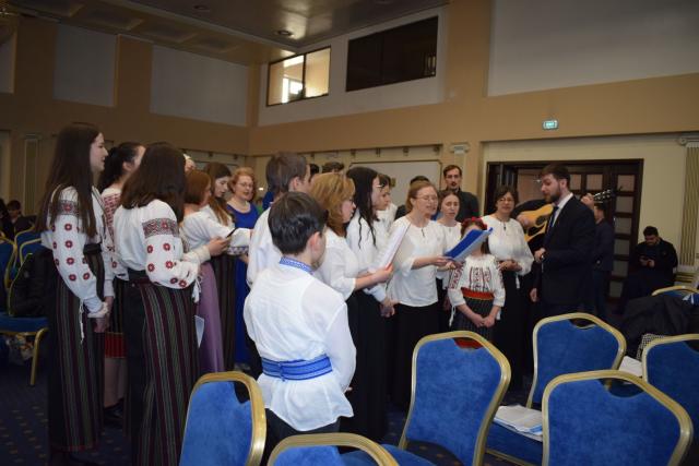 Tinerii Parohiei „Sfântul Ioan Botezătorul” din Botoșani au participat la Festivalul-Concurs de Muzică Sacră