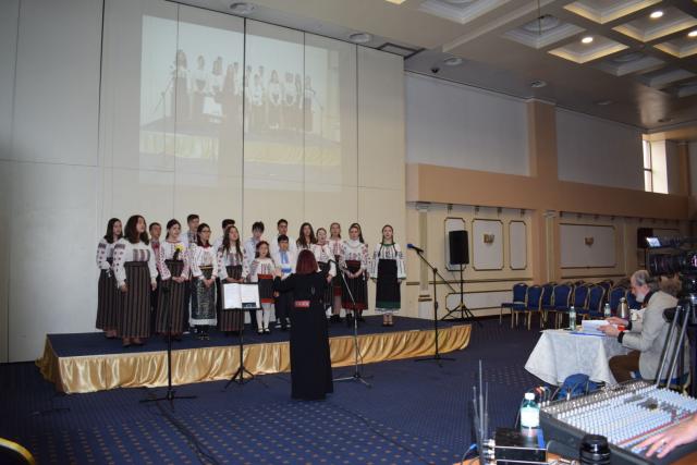 Tinerii Parohiei „Sfântul Ioan Botezătorul” din Botoșani au participat la Festivalul-Concurs de Muzică Sacră