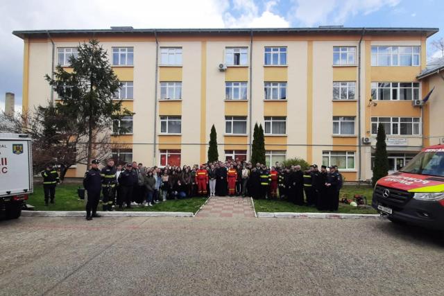 Instructaj PSI-SU la Seminarul Teologic Liceal Ortodox „Sfântul Gheorghe” – Botoșani
