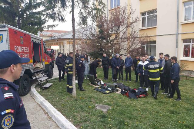 Instructaj PSI-SU la Seminarul Teologic Liceal Ortodox „Sfântul Gheorghe” – Botoșani