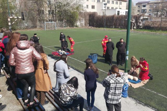 Instructaj PSI-SU la Seminarul Teologic Liceal Ortodox „Sfântul Gheorghe” – Botoșani