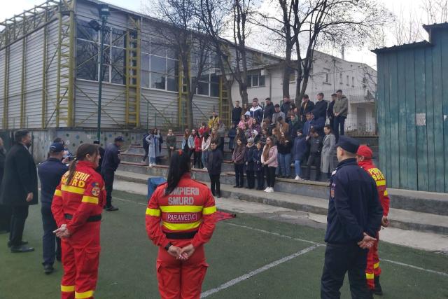 Instructaj PSI-SU la Seminarul Teologic Liceal Ortodox „Sfântul Gheorghe” – Botoșani
